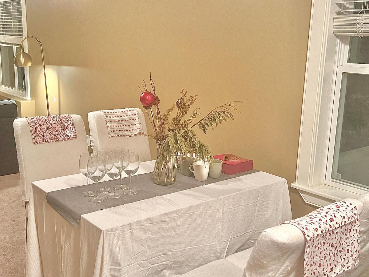 Cozy And Stylish Entire Suite In Халифакс Екстериор снимка
