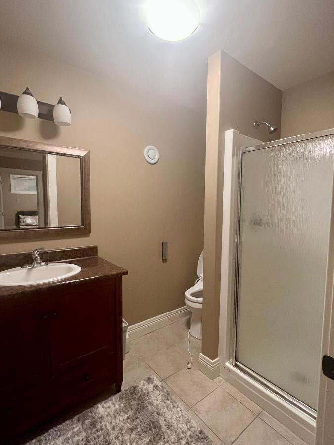 Cozy And Stylish Entire Suite In Халифакс Екстериор снимка