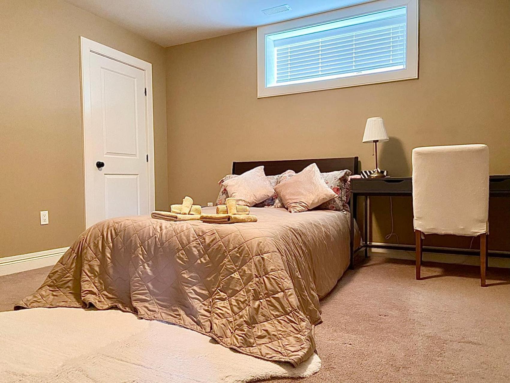 Cozy And Stylish Entire Suite In Халифакс Екстериор снимка